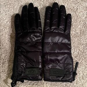 UGG Black Quilted Winter Gloves with Side Zippers